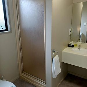 Deluxe One-Bedroom Suite Spa Bath